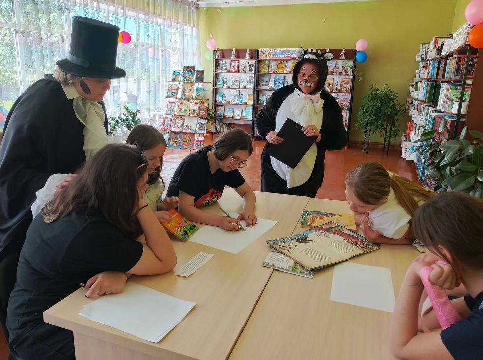 #про_ТИК. В пришкольном оздоровительном лагере «Сказка» (Корсаковская СОШ) в рамках Летней школы избирательного права председатель территориальной избирательной комиссии Корсаковского района Инна Шлеёнкова провела Квест... #про_ТИК. В пришкольном оздоровительном лагере «Сказка» (Корсаковская СОШ) в рамках Летней школы избирательного права председатель территориальной избирательной комиссии Корсаковского района Инна Шлеёнкова провела Квест...