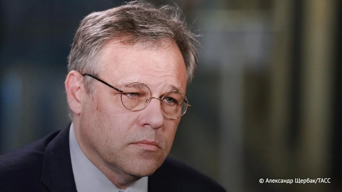 Конфликт с Польшей вокруг ордена "Белого орла" после лишения Зеленского этой награды станет препятствием на пути Украины в ЕС. Об этом заявил Родион Мирошник