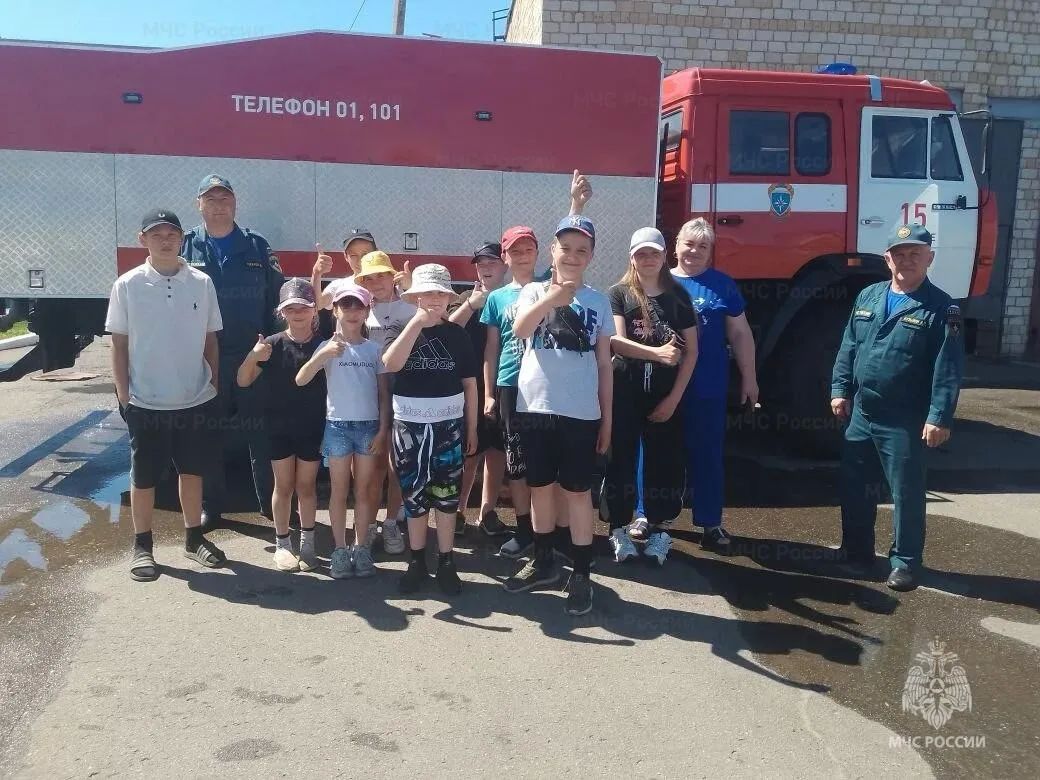 Юные жители Верховского района побывали в гостях в пожарно-спасательной части Юные жители Верховского района побывали в гостях в пожарно-спасательной части