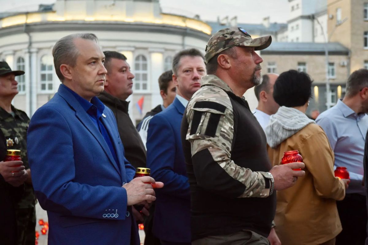 Орловчане зажгли свечи в память о погибших в годы Великой Отечественной войны Орловчане зажгли свечи в память о погибших в годы Великой Отечественной войны