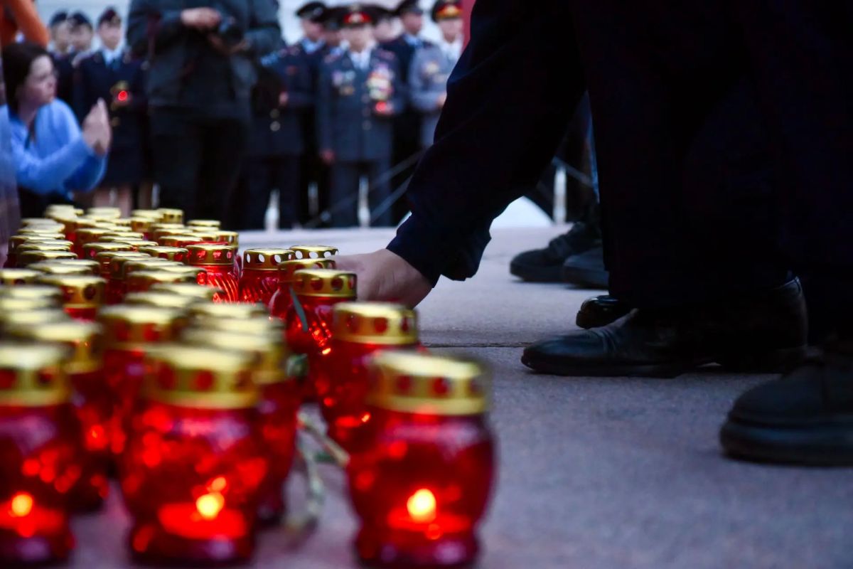 Орловчане зажгли свечи в память о погибших в годы Великой Отечественной войны Орловчане зажгли свечи в память о погибших в годы Великой Отечественной войны