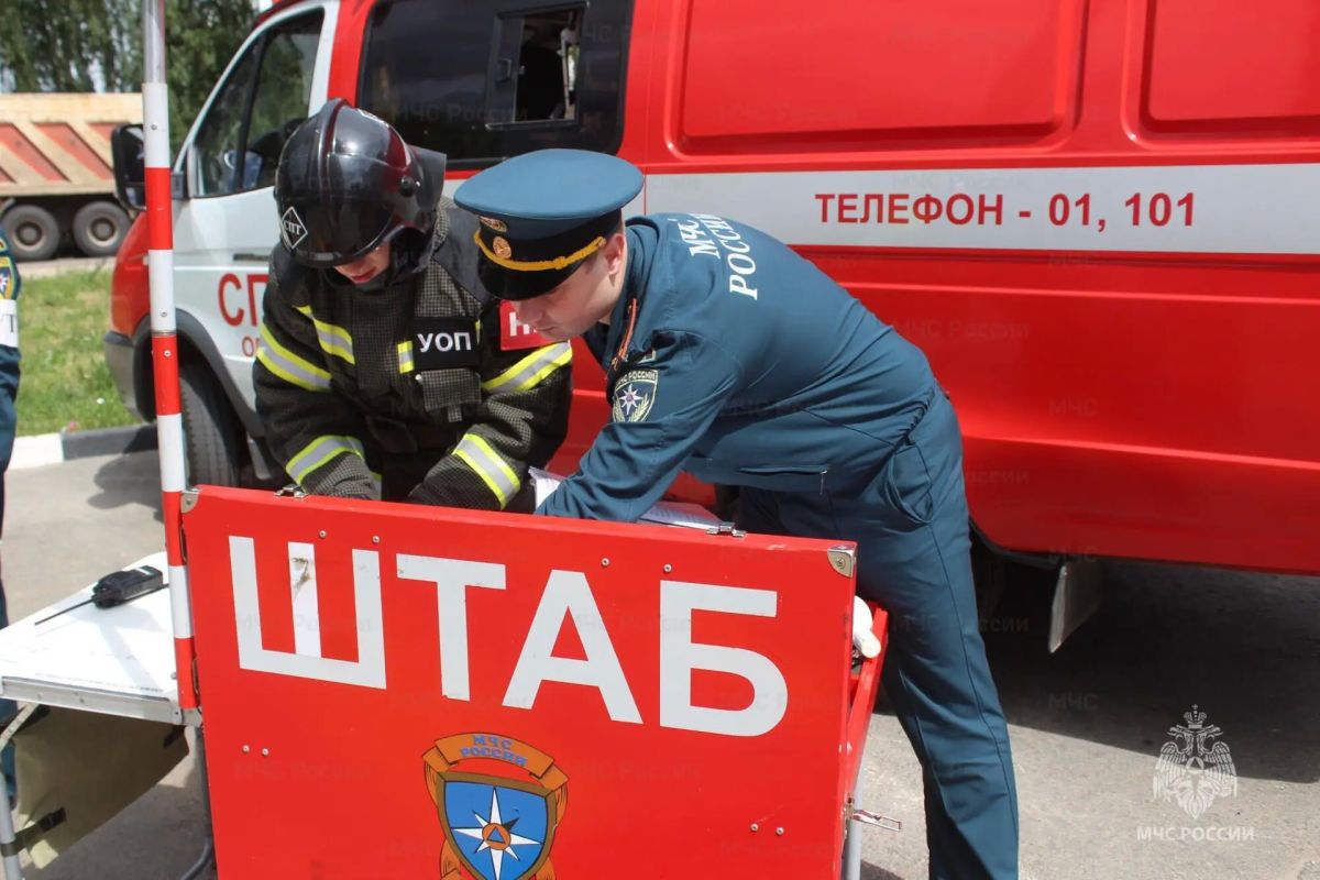 Орловские огнеборцы отработали навыки тушения пожаров в зданиях повышенной этажности Орловские огнеборцы отработали навыки тушения пожаров в зданиях повышенной этажности
