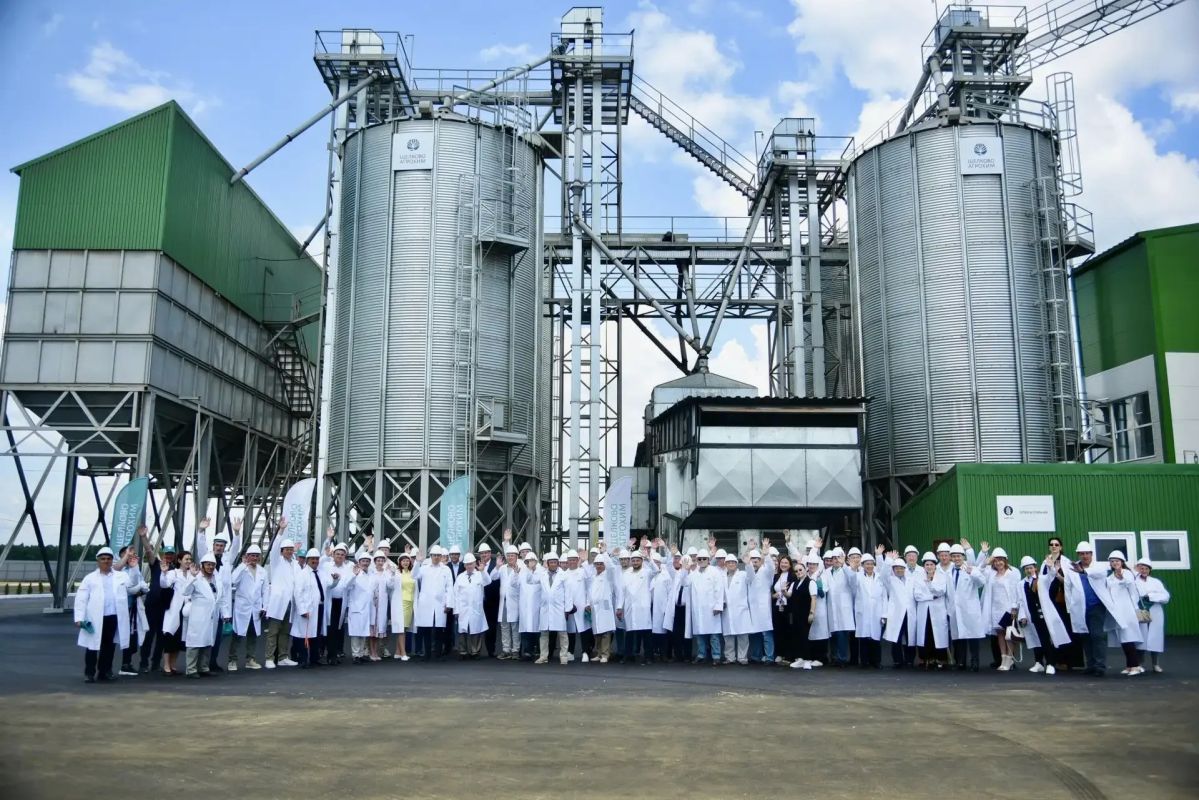 В Шаблыкино открылся новый семеноводческий комплекс "Курсар" В Шаблыкино открылся новый семеноводческий комплекс "Курсар"