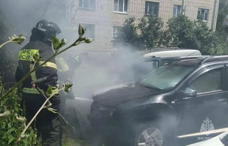 За сутки сотрудники МЧС России потушили автомобили и жилые дома - спасена женщина, эвакуировано 15 человек За прошедшие сутки орловские пожарно-спасательные подразделения выезжали 18 раз, из них 10 выездов на ликвидацию... За сутки сотрудники МЧС России потушили автомобили и жилые дома - спасена женщина, эвакуировано 15 человек За прошедшие сутки орловские пожарно-спасательные подразделения выезжали 18 раз, из них 10 выездов на ликвидацию...