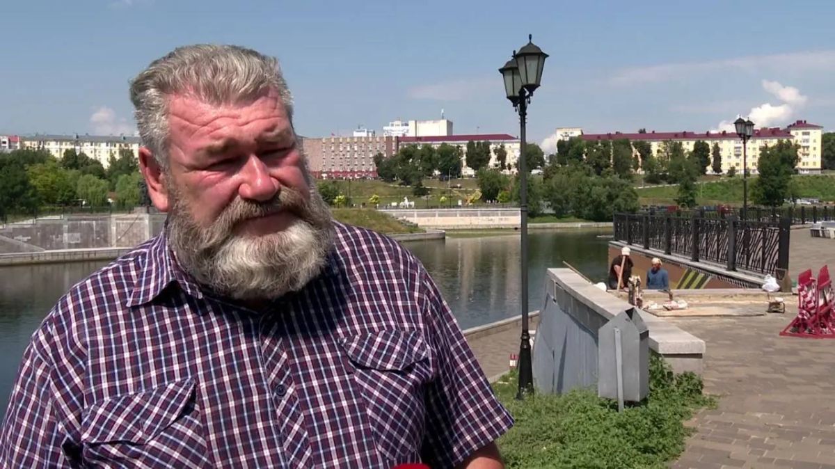 На набережной Дубровинского в Орле восстанавливают лестницу к смотровой площадке На набережной Дубровинского в Орле восстанавливают лестницу к смотровой площадке