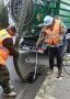 Специалисты «Спецавтобазы» очищают городские ливневки
