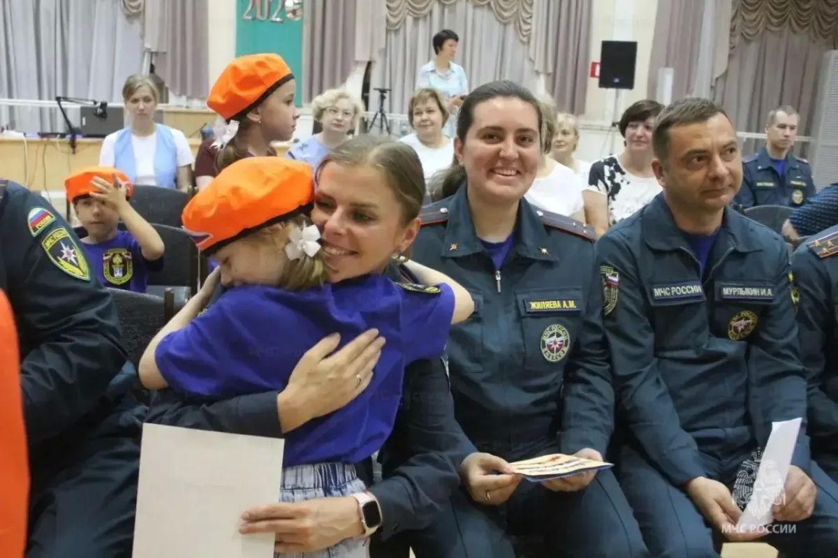 В Орле открылась выставка к 99-летию Государственного пожарного надзора В Орле открылась выставка к 99-летию Государственного пожарного надзора