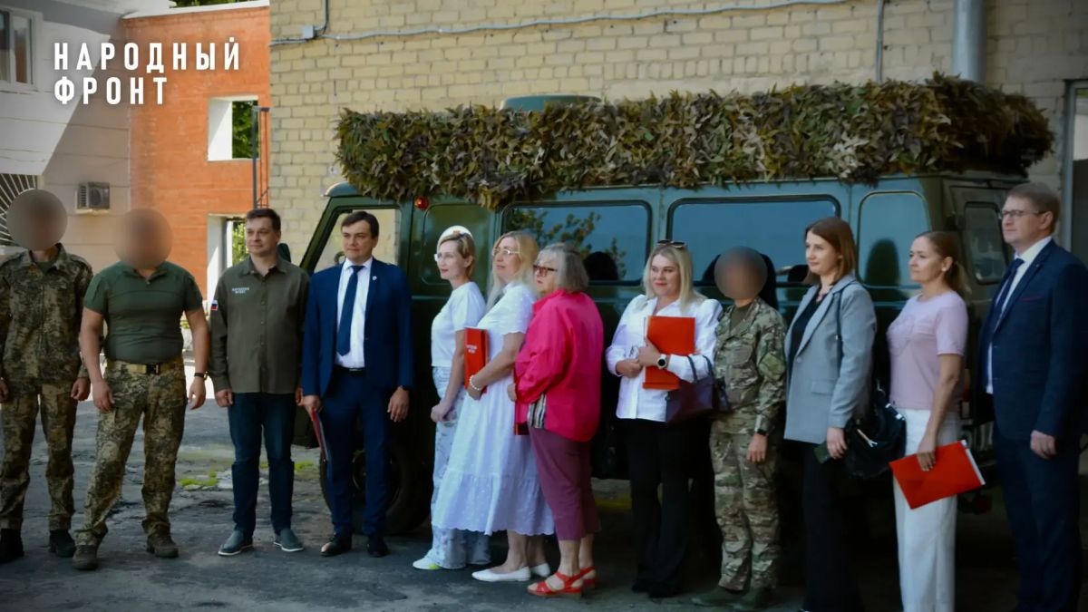 5,5 тонн гуманитарной помощи доставила Орловская область бойцам на передовую 5,5 тонн гуманитарной помощи доставила Орловская область бойцам на передовую