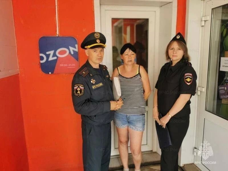 Совместные противопожарные рейды сотрудников МЧС России и полиции продолжаются Совместные противопожарные рейды сотрудников МЧС России и полиции продолжаются