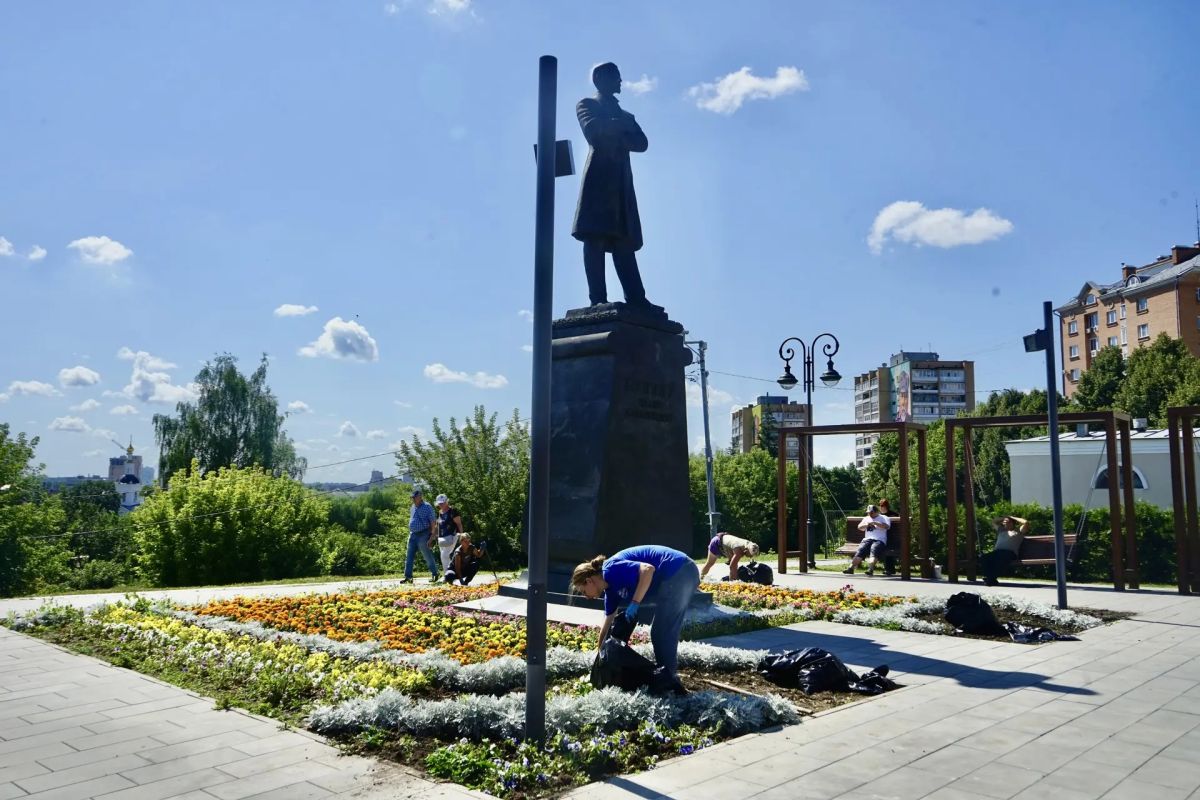 10 тысяч новых цветов украсят клумбы Орла ко Дню города 10 тысяч новых цветов украсят клумбы Орла ко Дню города