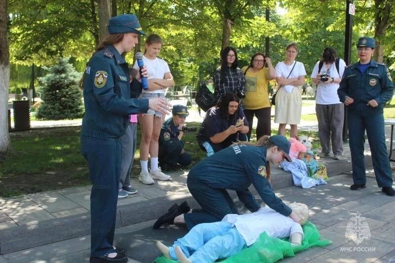 В Орле сотрудники МЧС России провели мастер-класс по оказанию психологической и первой помощи, пострадавшим в ЧС В Орле сотрудники МЧС России провели мастер-класс по оказанию психологической и первой помощи, пострадавшим в ЧС