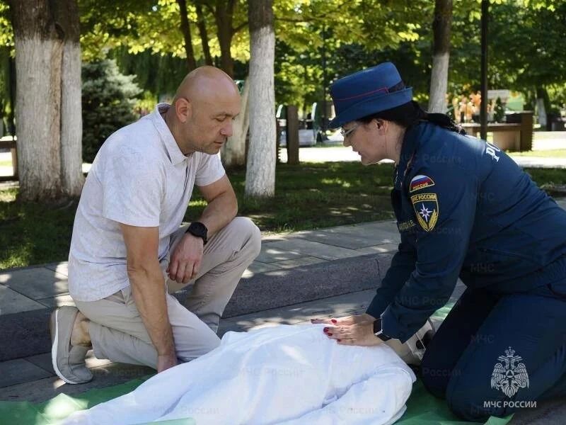 В Орле сотрудники МЧС России провели мастер-класс по оказанию психологической и первой помощи, пострадавшим в ЧС В Орле сотрудники МЧС России провели мастер-класс по оказанию психологической и первой помощи, пострадавшим в ЧС