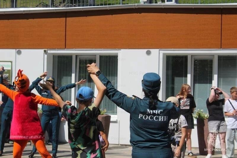 В Орле сотрудники МЧС России провели мастер-класс по оказанию психологической и первой помощи, пострадавшим в ЧС В Орле сотрудники МЧС России провели мастер-класс по оказанию психологической и первой помощи, пострадавшим в ЧС