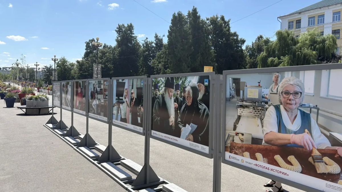 На улице Ленина в Орле открылась выставка На улице Ленина в Орле открылась выставка