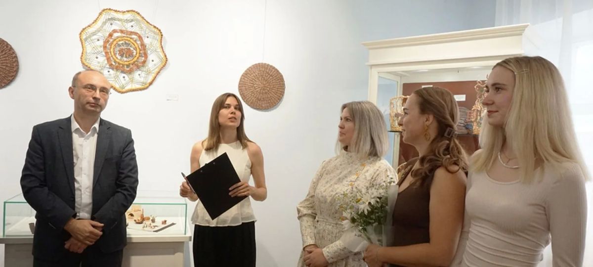 Член Общественной палаты Орловской области, директор Орловского краеведческого музея Дмитрий Моисеев принял участие в торжественной церемонии открытия выставка «Культура в лицах», подготовленной творческим сообществом...