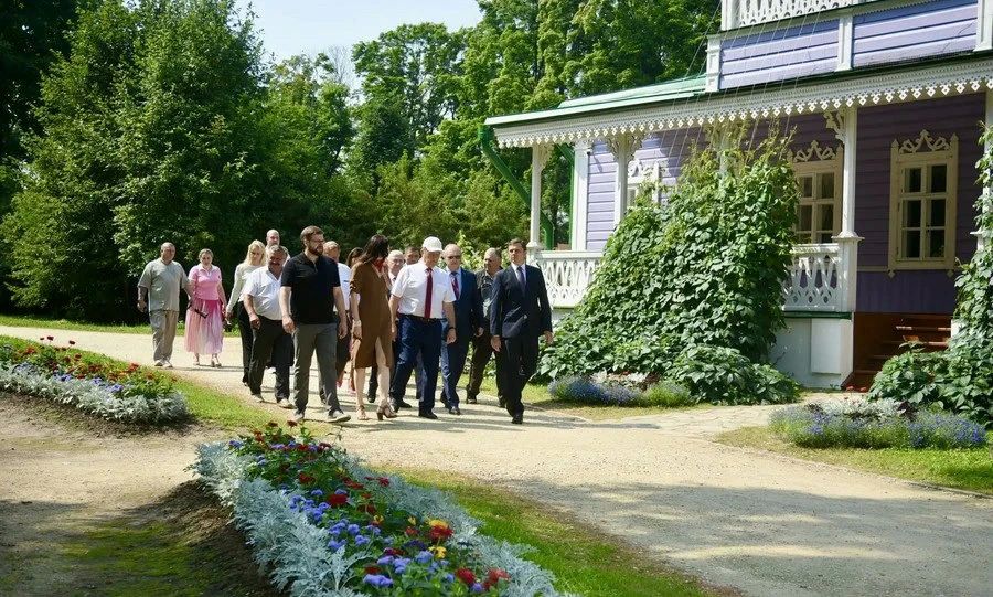 Геннадий Зюганов посетил с трёхдневным визитом Орловщину Геннадий Зюганов посетил с трёхдневным визитом Орловщину