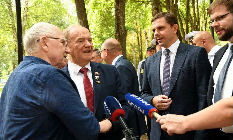 В Орле торжественно открыли Аллею Победителей В Орле торжественно открыли Аллею Победителей