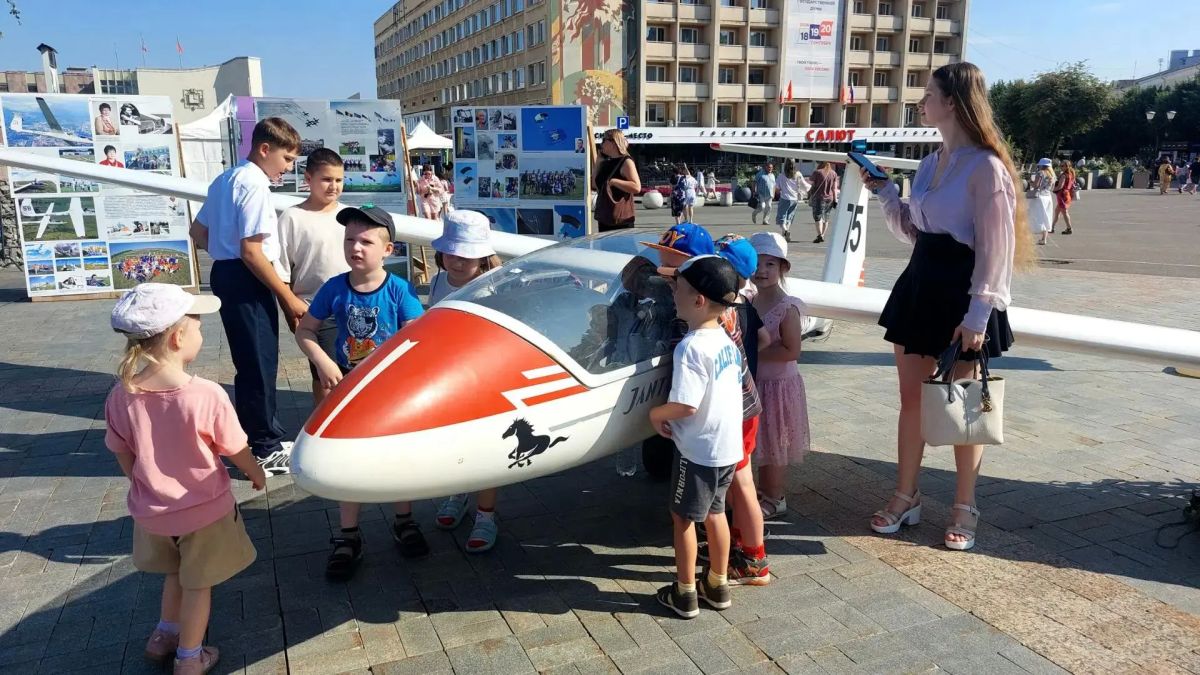 Самые разные активности организовали сегодня на площади Ленина в рамках фестиваля «Русское лето Самые разные активности организовали сегодня на площади Ленина в рамках фестиваля «Русское лето