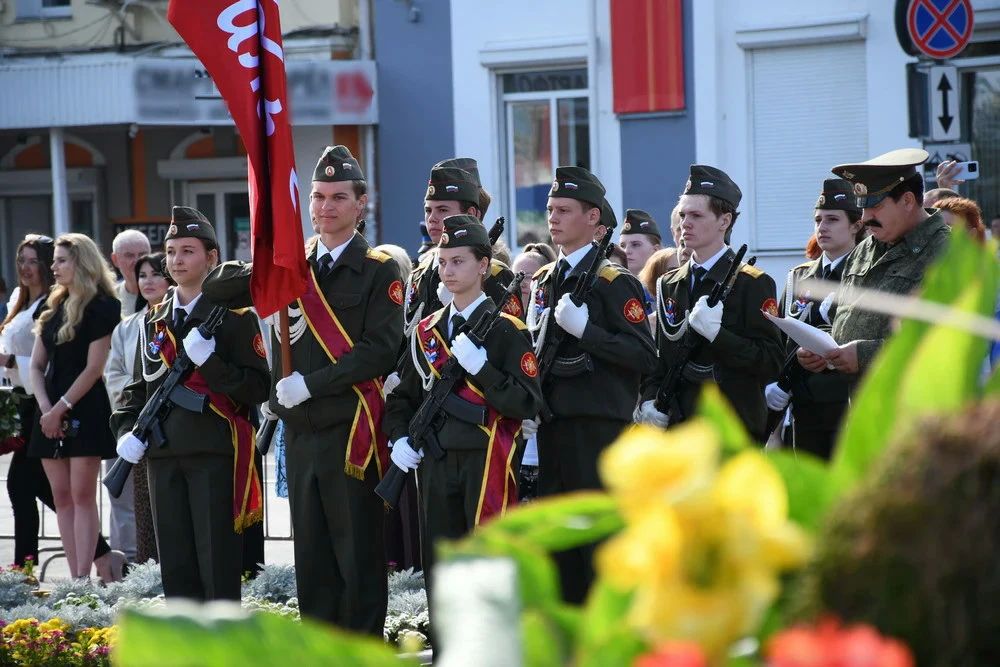 Дубликат Красного флага Победы взвился над Орлом Дубликат Красного флага Победы взвился над Орлом