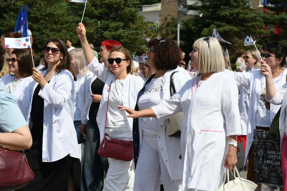 Труженики региона отметили День города Орла парадом предприятий Труженики региона отметили День города Орла парадом предприятий