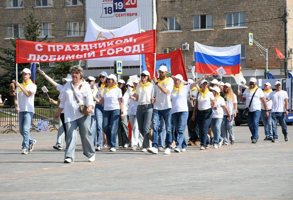 Труженики региона отметили День города Орла парадом предприятий Труженики региона отметили День города Орла парадом предприятий