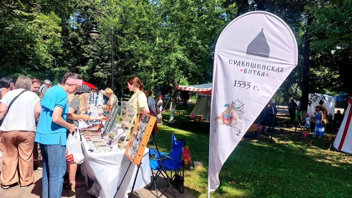 Прямо сейчас в городском парке Орла проходит большой праздничный марафон Прямо сейчас в городском парке Орла проходит большой праздничный марафон
