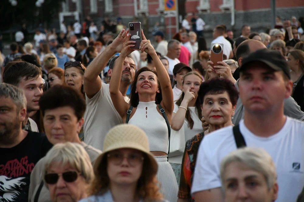 Праздничный концерт собрал на площади Орла почти 10 тысяч человек Праздничный концерт собрал на площади Орла почти 10 тысяч человек