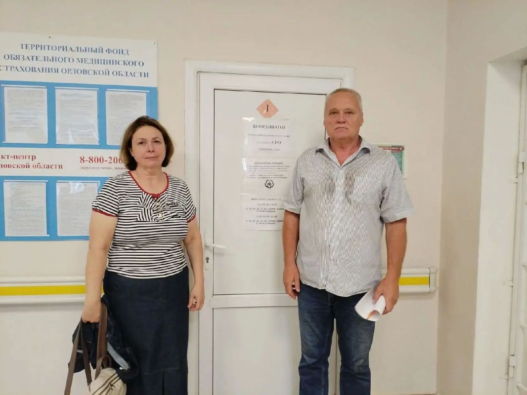 Члены комиссии по поддержке ветеранов, здравоохранению и социальной политике Общественной палаты Орловской области Игорь Васюков и Елена Черникова во главе с председателем комиссии Ольгой Анисимовой провели общественный... Члены комиссии по поддержке ветеранов, здравоохранению и социальной политике Общественной палаты Орловской области Игорь Васюков и Елена Черникова во главе с председателем комиссии Ольгой Анисимовой провели общественный...