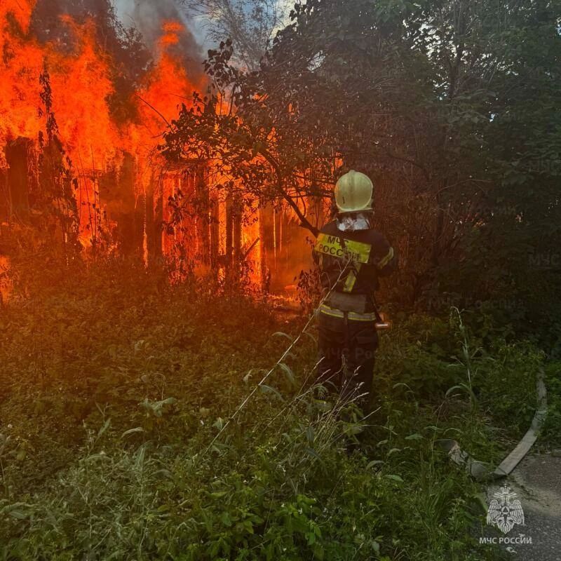 В минувший понедельник подтвердилось 4 термоточки, изъяли ВОП времен войны, тушили хозпостройки в центре Орла За прошедшие сутки орловские пожарно-спасательные подразделения выезжали 21 раз, из них 15 выездов на ликвидацию... В минувший понедельник подтвердилось 4 термоточки, изъяли ВОП времен войны, тушили хозпостройки в центре Орла За прошедшие сутки орловские пожарно-спасательные подразделения выезжали 21 раз, из них 15 выездов на ликвидацию...