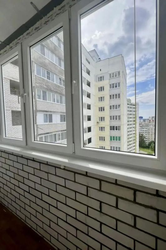 В Орле продолжают восстанавливать многоквартирный дом после атаки БПЛА