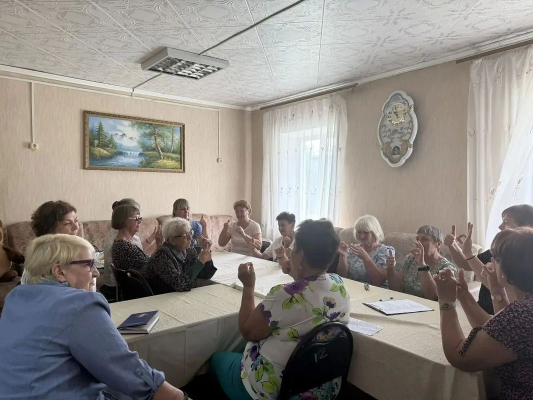 Член Общественной палаты Орловской области, председатель правления регионального отделения Общероссийской общественной организации «Союз пенсионеров России» по Орловской области Татьяна Анатольевна Воробьёва встретилась с... Член Общественной палаты Орловской области, председатель правления регионального отделения Общероссийской общественной организации «Союз пенсионеров России» по Орловской области Татьяна Анатольевна Воробьёва встретилась с...
