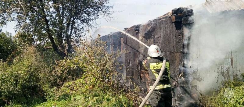 17 выездов за сутки: тушили дом, постройки, трактор и изъяли 9 ВОП времен войны За прошедшие сутки орловские пожарно-спасательные подразделения выезжали 17 раз, из них 10 выездов на ликвидацию возгораний и 7 выездов на... 17 выездов за сутки: тушили дом, постройки, трактор и изъяли 9 ВОП времен войны За прошедшие сутки орловские пожарно-спасательные подразделения выезжали 17 раз, из них 10 выездов на ликвидацию возгораний и 7 выездов на...