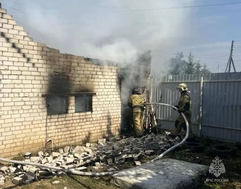 Итоги суток: 12 выездов на тушение гаража, сухой травы и стерни За прошедшие сутки орловские пожарно-спасательные подразделения выезжали 17 раз, из них 12 выездов на ликвидацию возгораний и 5 выездов на помощь населению Итоги суток: 12 выездов на тушение гаража, сухой травы и стерни За прошедшие сутки орловские пожарно-спасательные подразделения выезжали 17 раз, из них 12 выездов на ликвидацию возгораний и 5 выездов на помощь населению