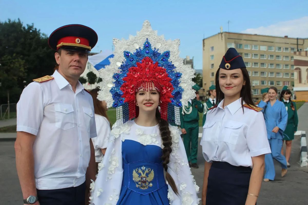 Исполняющий обязанности руководителя следственного управления Следственного комитета России по Орловской области и сотрудники следственного управления приняли участие в торжественном мероприятии, посвященном Дню... Исполняющий обязанности руководителя следственного управления Следственного комитета России по Орловской области и сотрудники следственного управления приняли участие в торжественном мероприятии, посвященном Дню...