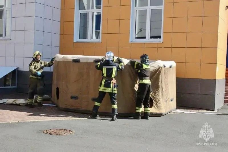 В Орле в школе № 27 отработали действия при пожаре В Орле в школе № 27 отработали действия при пожаре