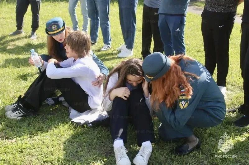 В Орле в школе № 27 отработали действия при пожаре В Орле в школе № 27 отработали действия при пожаре