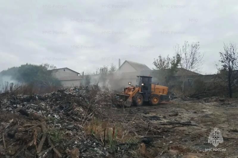 В Болхове почти сутки тушили свалку: потрачено свыше 160 тонн воды В Болхове почти сутки тушили свалку: потрачено свыше 160 тонн воды