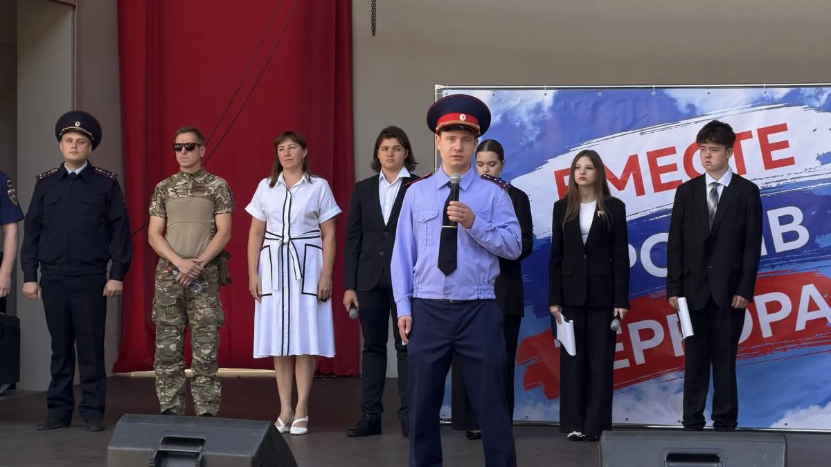 В Орле сотрудники следственного управления почтили память жертв террористических актов В Орле сотрудники следственного управления почтили память жертв террористических актов