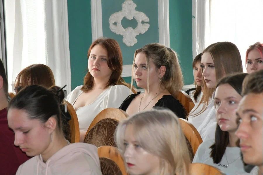 Более 14,5 тыс. орловцев смогут впервые проголосовать на сентябрьских выборах 2026 года Более 14,5 тыс. орловцев смогут впервые проголосовать на сентябрьских выборах 2026 года