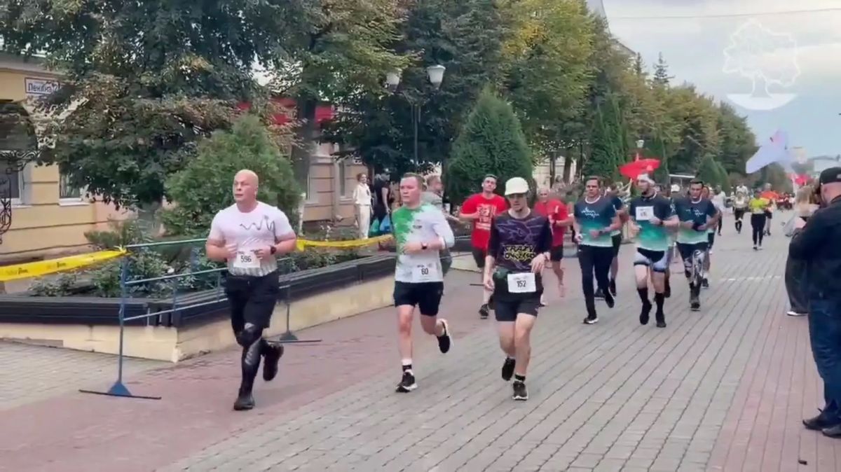Почти 1500 орловцев вышли на благотворительный забег "ПоБерегу" Почти 1500 орловцев вышли на благотворительный забег "ПоБерегу"