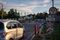 Сегодня в Глазуновском районе временно закрыли железнодорожный переезд