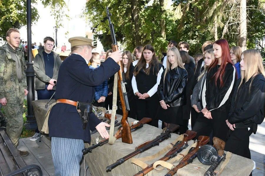 120 школьников Орла познакомились с полевым бытом партизан 120 школьников Орла познакомились с полевым бытом партизан