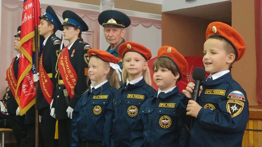 Орловские первоклашки пополнили ряды кадет-спасателей Орловские первоклашки пополнили ряды кадет-спасателей