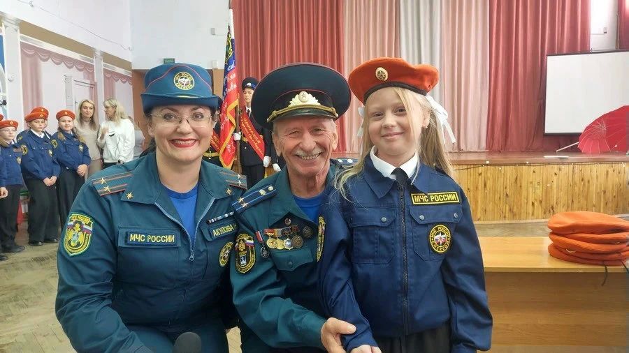 Орловские первоклашки пополнили ряды кадет-спасателей Орловские первоклашки пополнили ряды кадет-спасателей