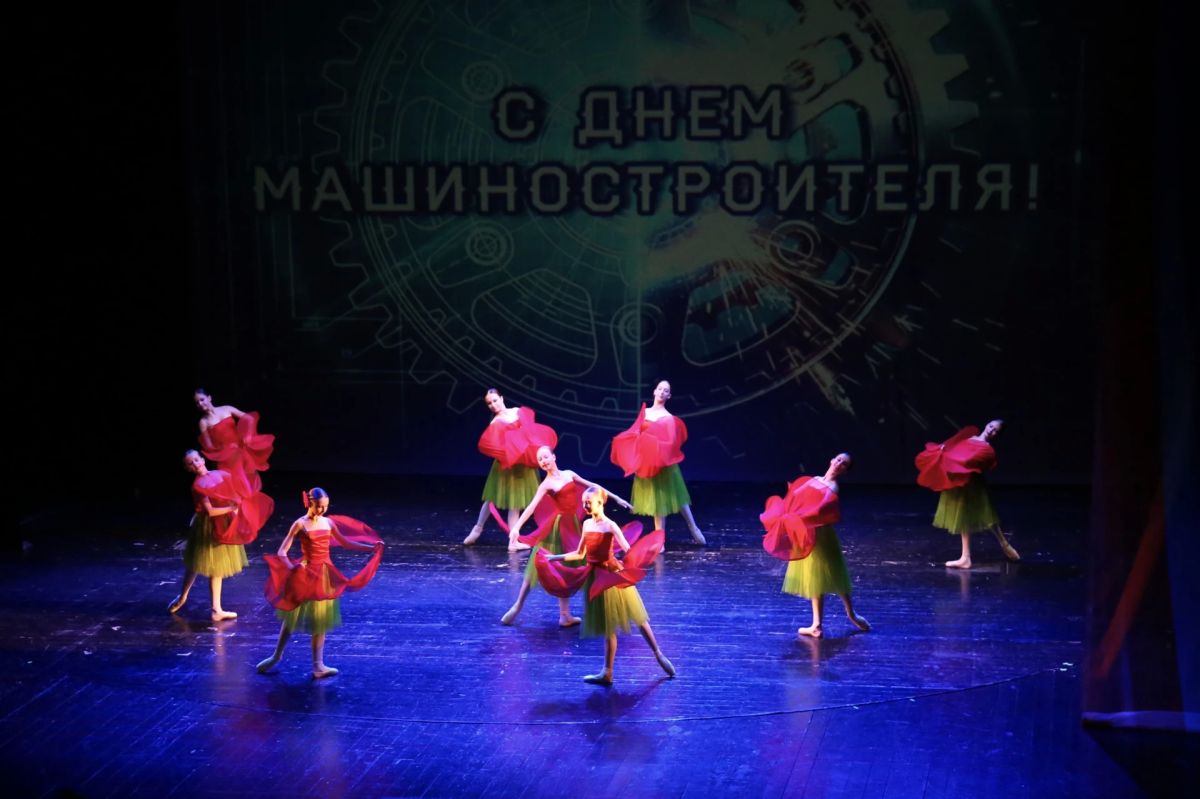 В Орле чествовали заслуженных работников машиностроения В Орле чествовали заслуженных работников машиностроения
