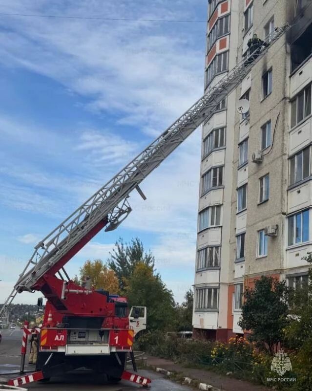 В Орле на Алроса эвакуировали 30 человек при пожаре в квартире За прошедшие сутки орловские пожарно-спасательные подразделения выезжали 25 раз, из них 15 выездов на ликвидацию возгораний и 10 выездов на помощь населению В Орле на Алроса эвакуировали 30 человек при пожаре в квартире За прошедшие сутки орловские пожарно-спасательные подразделения выезжали 25 раз, из них 15 выездов на ликвидацию возгораний и 10 выездов на помощь населению