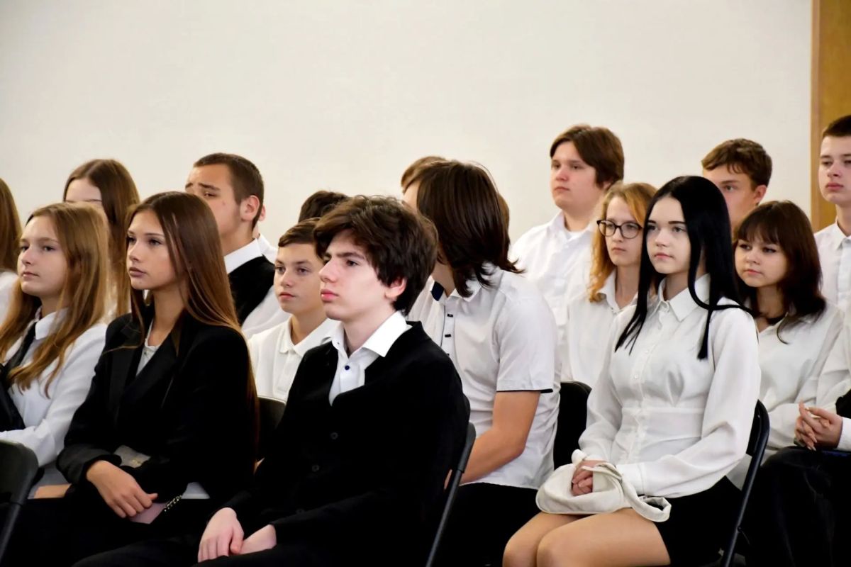 Орловщина со всей Россией отметила памятную дату – День воссоединения ДНР, ЛНР, Запорожской и Херсонской областей с Россией Орловщина со всей Россией отметила памятную дату – День воссоединения ДНР, ЛНР, Запорожской и Херсонской областей с Россией
