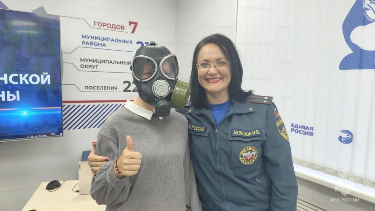 Сотрудники МЧС России дали юным орловцам полезные советы, как действовать в экстремальных ситуациях Сотрудники МЧС России дали юным орловцам полезные советы, как действовать в экстремальных ситуациях