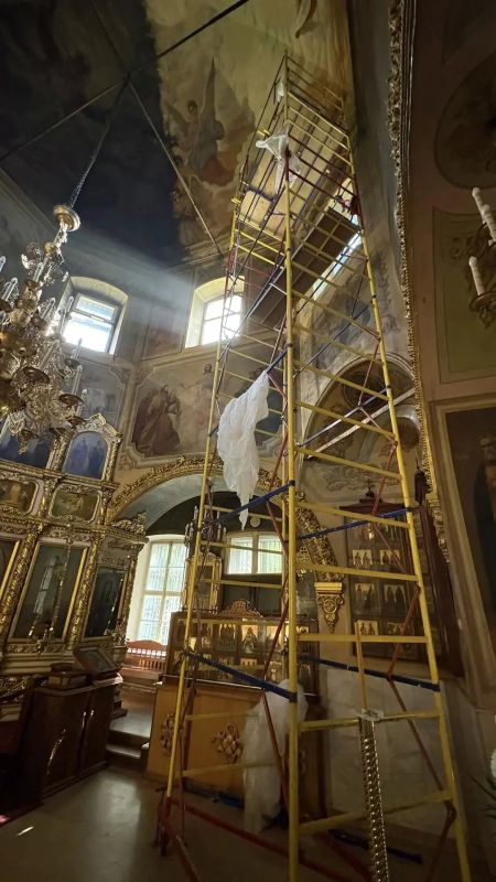 В Иоанно-Крестительском храме Орла началась реставрация настенных росписей В Иоанно-Крестительском храме Орла началась реставрация настенных росписей