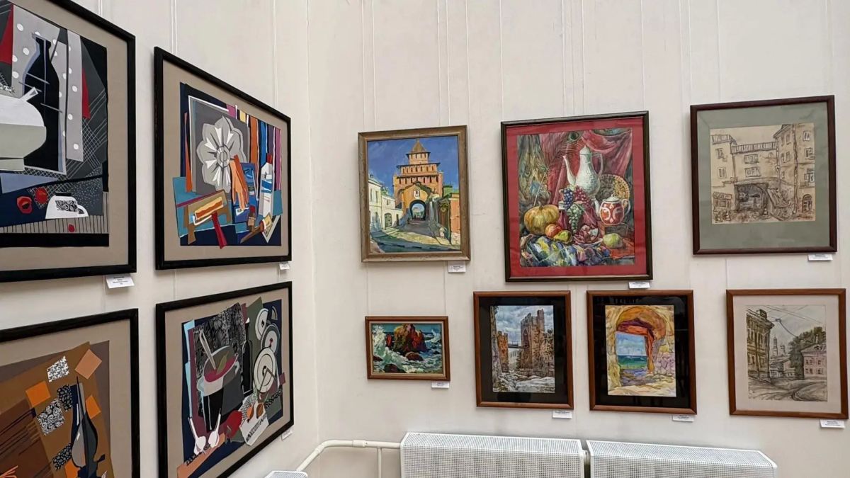 В Орловской детской художественной школе №1 в День учителя открылась экспозиция творческих работ педагогов (6+) В Орловской детской художественной школе №1 в День учителя открылась экспозиция творческих работ педагогов (6+)